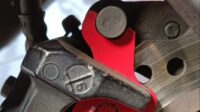 Kampas rem adalah salah satu komponen penting dalam sistem pengereman kendaraan.
