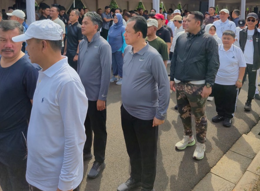 Pasangan Bupati dan Wakil Bupati Muaro Jambi terpilih Bambang Bayu Suseno (BBS) dan Junaidi H Mahir tampak mengikuti gladi bersih di Monas, Jakarta. Pasangan Bupati dan Wakil Bupati Muaro Jambi terpilih Bambang Bayu Suseno (BBS) dan Junaidi H Mahir tampak mengikuti gladi bersih di Monas, Jakarta.