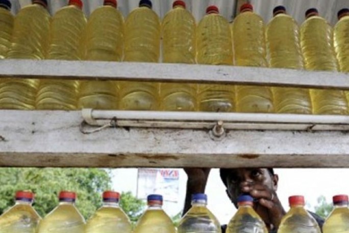 Mengisi bahan bakar kendaraan adalah rutinitas yang lazim bagi para pemilik mobil dan sepeda motor.