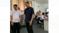 Ketua DPRD Provinsi Jambi, M. Hafiz memantau langsung pelaksanaan Tes Computer Assisted Test (CAT) untuk Penerimaan Peserta Didik Baru (PPDB) tahun ajaran 2025/2026 di Sekolah Menengah Atas (SMA) Titian Teras Abdurrahman Sayoeti