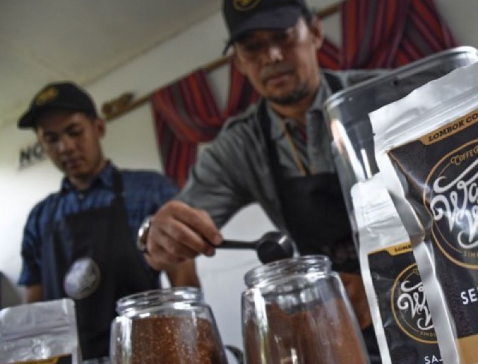 Ngopi, atau menikmati kopi, telah berkembang menjadi lebih dari sekadar aktivitas minum.