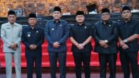 Bupati Merangin, M Syukur dan Wabup A Khafid bersama Pimpinan DPRD Merangin usai rapat paripurna. Rabu Malam (26/3/2025).