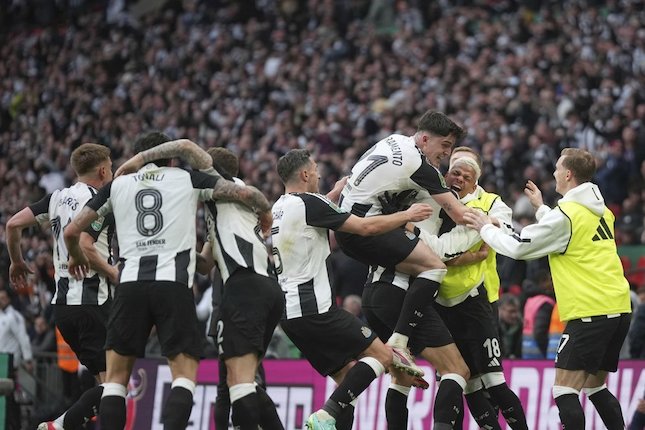 newcastle united juara carabao newcastle united juara carabao