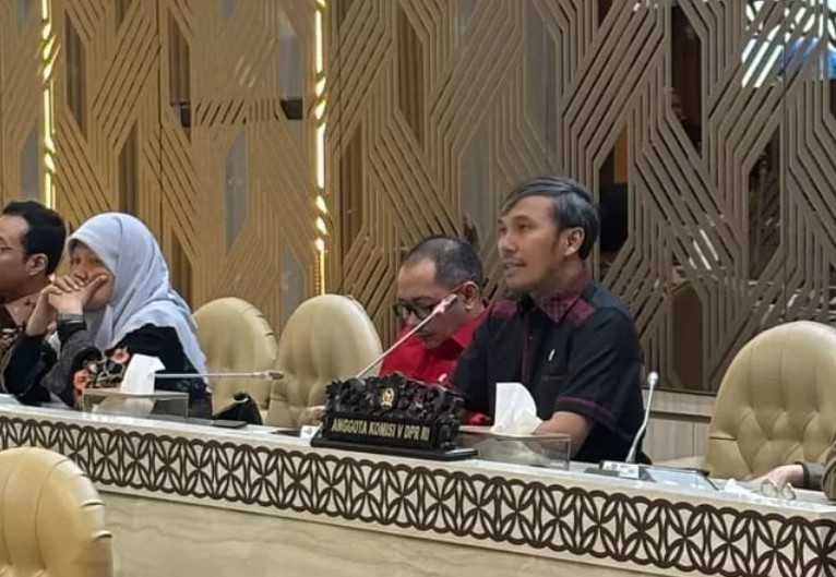 Anggota DPR RI dapil Jambi, Edi Purwanto menyatakan bahwa, potongan 30 persen kepada pengemudi Ojek Online (Ojol) dari penyedia layanan itu sangat memberatkan.