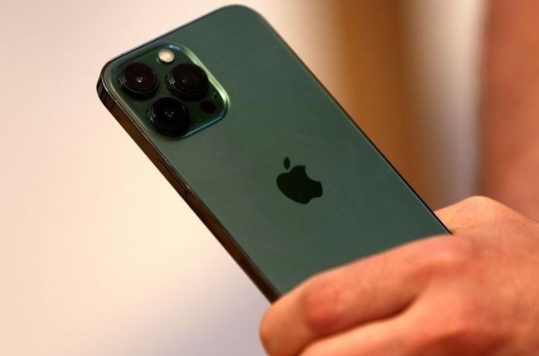 Di tengah gempuran smartphone terbaru dengan fitur-fitur inovatif, pasar iPhone bekas tetap ramai dan diminati.