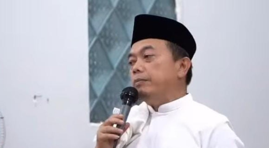 Gubernur Jambi, Al Haris melakukan Safari Ramadhan nya di Masjid Baitussalam Dusun Lubuk Niur, Kecamatan Tanah Tumbuh, Kabupaten Bungo.