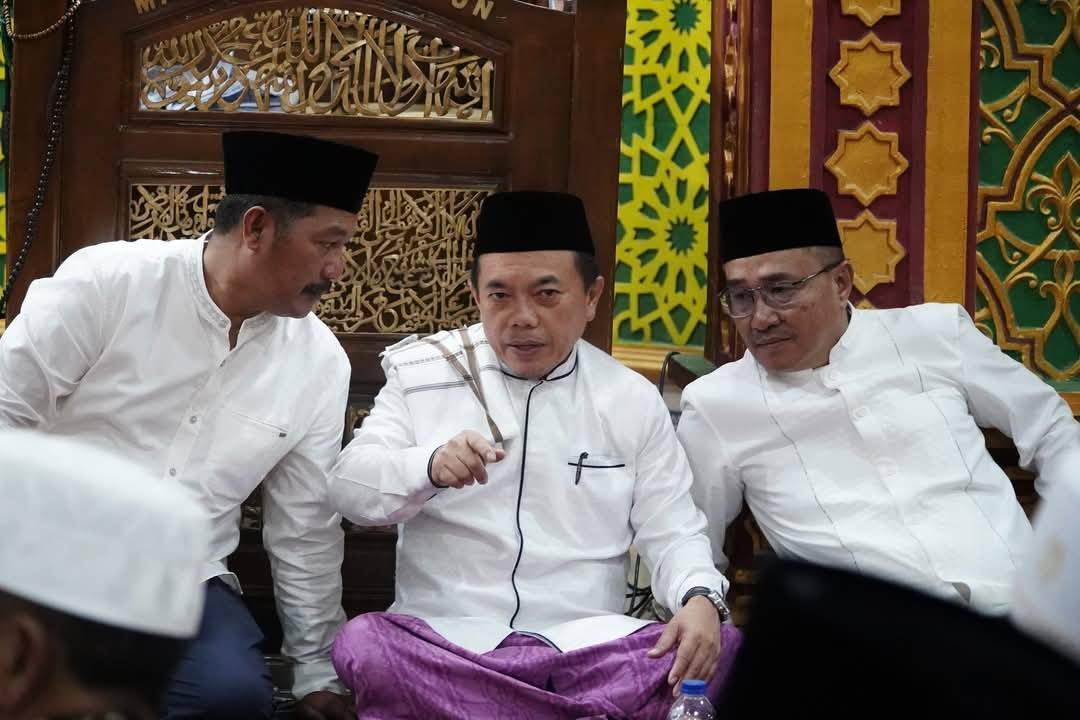 Gubernur Jambi, Al Haris, didampingi Bupati Kerinci, Monadi, menggelar Safari Ramadhan Gubernur Jambi, Al Haris, didampingi Bupati Kerinci, Monadi, menggelar Safari Ramadhan