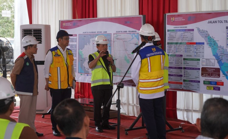Gubernur Jambi Dr. H. Al Haris, S.Sos., MH menyampaikan bahwa Tol Jambi-Palembang urat nadi bagi perekonomian Provinsi Jambi terutama memperlancar logistik.