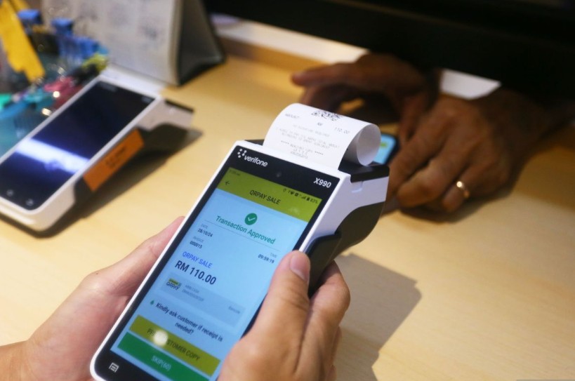 Kemajuan teknologi membuat transaksi keuangan kini semakin mudah dengan hadirnya dompet digital atau e-wallet.