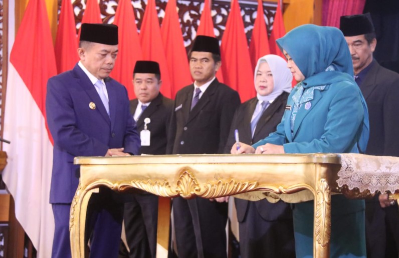 Gubernur Jambi Dr. H. Al Haris, S.Sos., MH mengatakan, Pemerintah Pusat saat ini memfokuskan peningkatan kesejahteraan rakyat diantaranya Posyandu, Program Makanan Bergizi, Sekolah Rakyat dan Koperasi Desa.
