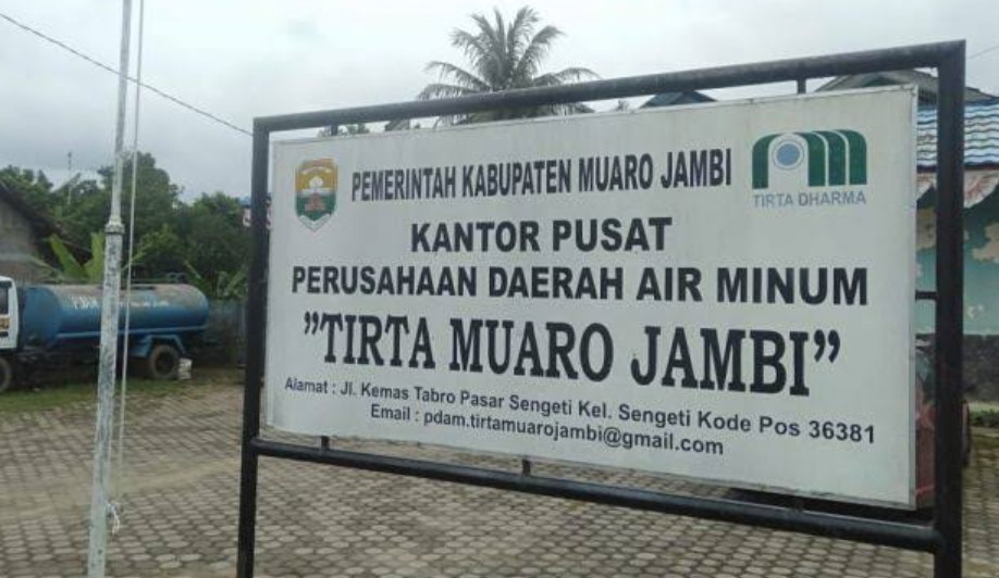 Dewan Pengawas (Dewas) Perumda Air Minum Tirta Muaro Jambi, Najman Effendi dikabarkan diperiksa pihak kepolisian.