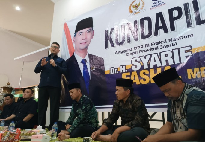 Anggota DPR RI Dr. H. Syarif Fasha, M.E melakukan Kunjungan Daerah Pemilihan (Kundapil) di Desa Pungut, Kecamatan Air Hangat Timur, Kabupaten Kerinci. Anggota DPR RI Dr. H. Syarif Fasha, M.E melakukan Kunjungan Daerah Pemilihan (Kundapil) di Desa Pungut, Kecamatan Air Hangat Timur, Kabupaten Kerinci.