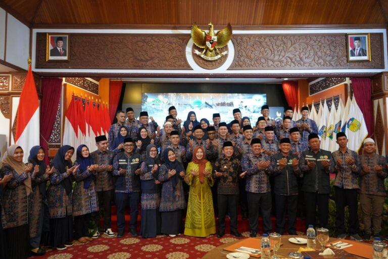 54 petugas haji