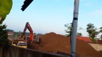 aktivitas stokpile pasir penyengat olak