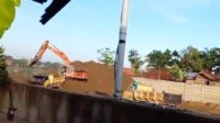 Dinas Lingkungan Hidup (LH) Kabupaten Muaro Jambi akan menindak lanjuti persoalan aktivitas stokpile pasir di RT 03 Desa Penyengat Olak, Kecamatan Jambi Luar Kota yang meresahkan warga sekitar.