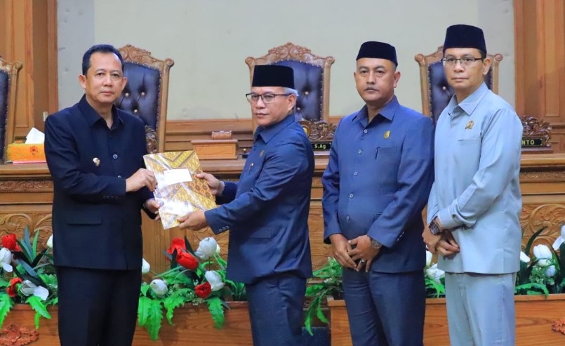 Dewan Perwakilan Rakyat Daerah (DPRD) Kabupaten Muaro Jambi telah menyepakati tujuh Rancangan Peraturan Daerah (Ranperda) menjadi Peraturan Daerah (Perda).