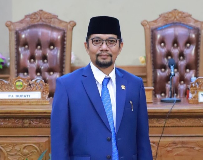 Ketua Fraksi PAN DPRD Muaro Jambi, Robinson Sirait mendukung program Bupati Muaro Jambi, Bambang Bayu Suseno (BBS) soal Kumpulan Informasi Terbaru Muaro Jambi Berbakti (KITAB).