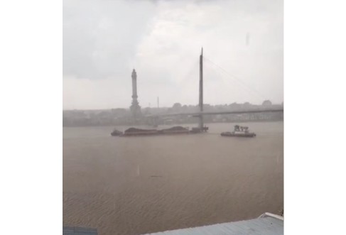 Insiden kapal menanrak tiang jembatan kembali terjadi di Jambi Insiden kapal menanrak tiang jembatan kembali terjadi di Jambi