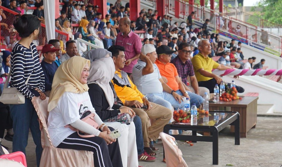 Pj Bupati Raden Najmi Nonton Langsung Laga Gubernur Cup 2025 Muaro Jambi Vs Tanjabtim