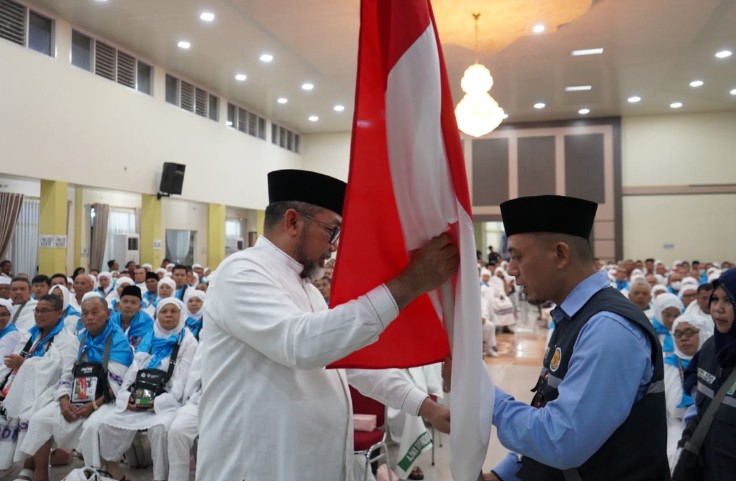 Lepas JCH Kloter 18 Asal Kerinci dan Merangin, Pesan Sekda Sudirman: Kondisikan Diri Tingkatkan Kesabaran