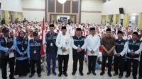 Gubernur Jambi yang diwakili oleh Asisten II Sekda Provinsi Jambi Bidang Perekonomi dan Pembangunan Johansyah, SE, ME melepas secara resmi keberangakatan Jemaah Calon Haji (JCH) yang tergabung dalam Kloter 19
