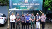 Wakil Gubernur Jambi Drs. H. Abdullah Sani, M.Pd.I bersama Danrem 042/Gapu, Wali Kota Jambi dan Forkopimda bersama-sama melakukan kegiatan Karya Bakti Gerakan Jum'at Bersih.