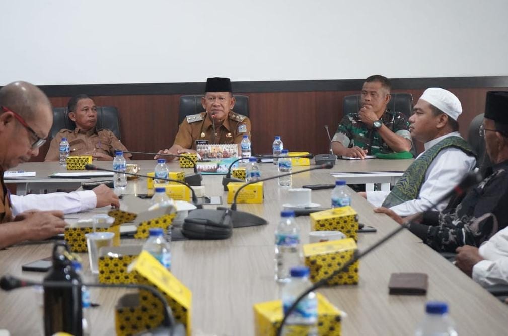 Wabup Merangin H A Khafidh memimpin rapat koordinasi (Rakor) pemberantasan Penyakit masyarakat (Pekat), di Ruang Rapat Kantor Bupati Merangin, Selasa (10/6/2025). Wabup Merangin H A Khafidh memimpin rapat koordinasi (Rakor) pemberantasan Penyakit masyarakat (Pekat), di Ruang Rapat Kantor Bupati Merangin, Selasa (10/6/2025).