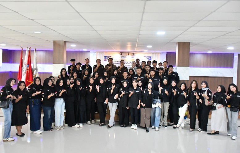 Kejaksaan Tinggi (Kejati) Jambi melalui Seksi Penerangan Hukum kembali melaksanakan kegiatan Penerangan Hukum dalam rangka program Jaksa Masuk Kampus. Kejaksaan Tinggi (Kejati) Jambi melalui Seksi Penerangan Hukum kembali melaksanakan kegiatan Penerangan Hukum dalam rangka program Jaksa Masuk Kampus.