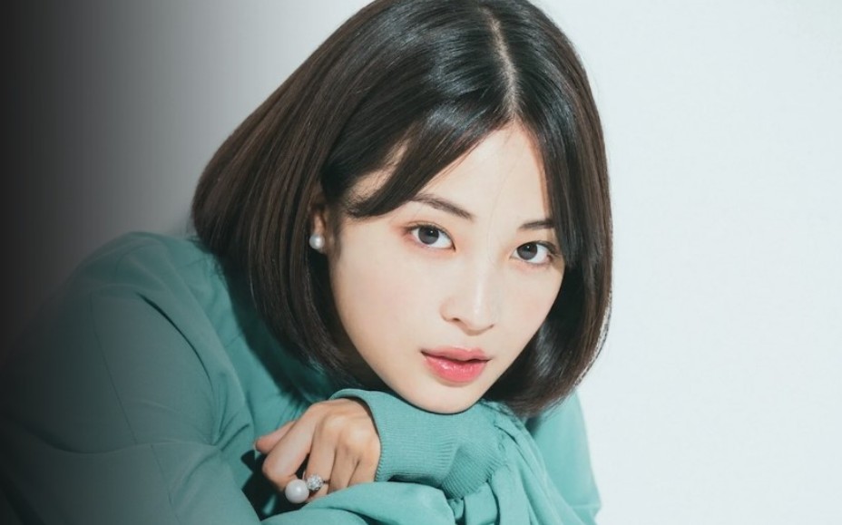 Suzu Hirose.