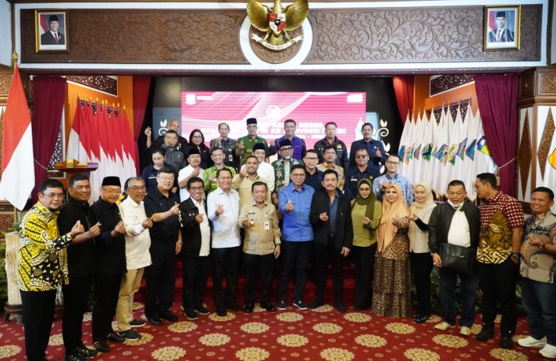 Gubernur Jambi, Al Haris Menerima Kunker Reses Komisi XII DPR RI Di Auditorium Rumdis Gubernur.