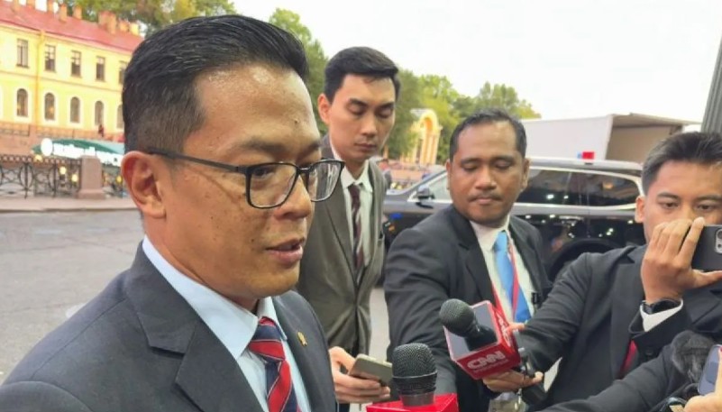 Menteri Luar Negeri (Menlu) RI Sugiono mengutuk Israel yang memperluas agresinya ke Iran di tengah serangannya ke Jalur Gaza sebagai pelanggaran besar hukum internasional. Menteri Luar Negeri (Menlu) RI Sugiono mengutuk Israel yang memperluas agresinya ke Iran di tengah serangannya ke Jalur Gaza sebagai pelanggaran besar hukum internasional.