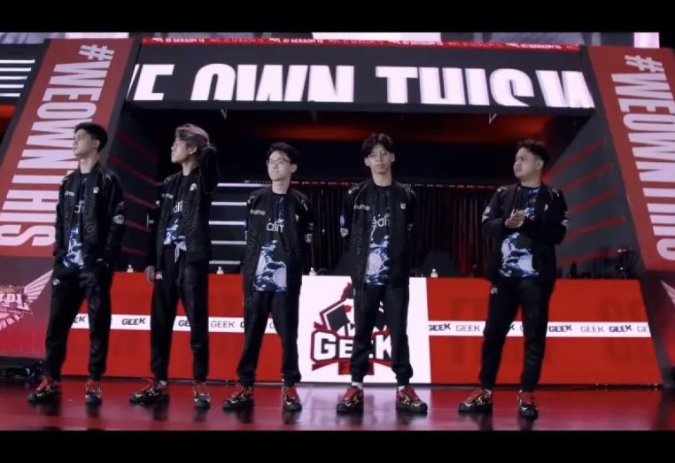 onic dan rrq hoshi pada group stage msc ewc 2025 onic dan rrq hoshi pada group stage msc ewc 2025