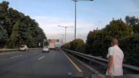 Seorang Bocah Jatuh dari Bus di Tol Jakarta Barat