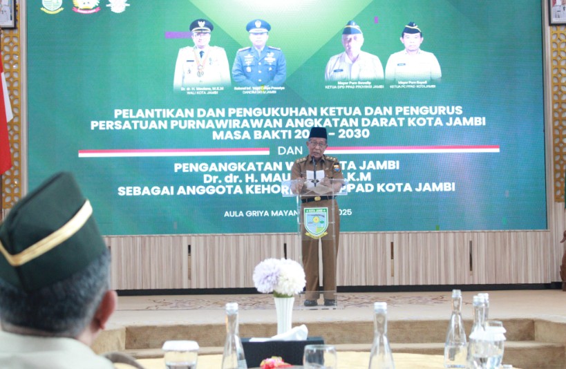 Wakil Gubernur Jambi, Drs. H. Abdullah Sani, M.Pd.I menghadiri pelantikan Persatuan Purnawirawan Angkatan Darat (PPAD) periode 2025 - 2030 Kota Jambi