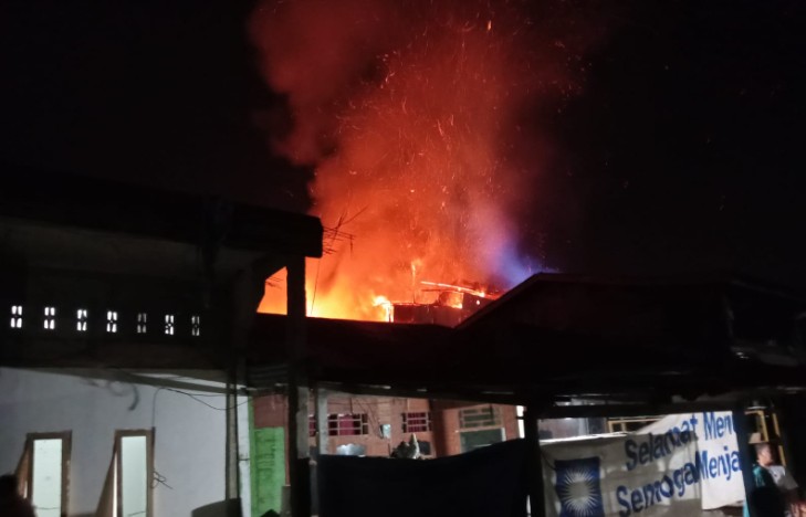 Bangunan Sarang Walet di Tanjab Timur Terbakar