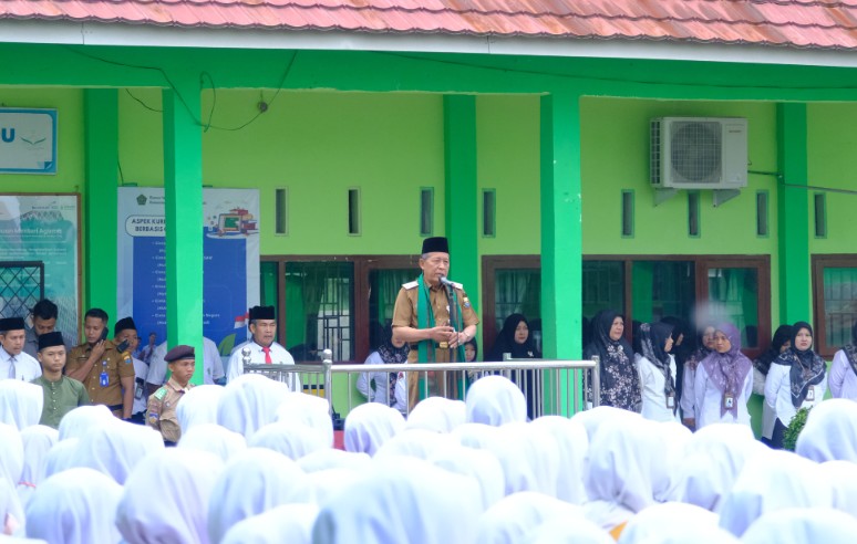 Wagub Sani Hadiri Pembukaan Matsama MAN 3 Kota Jambi Wagub Sani Hadiri Pembukaan Matsama MAN 3 Kota Jambi