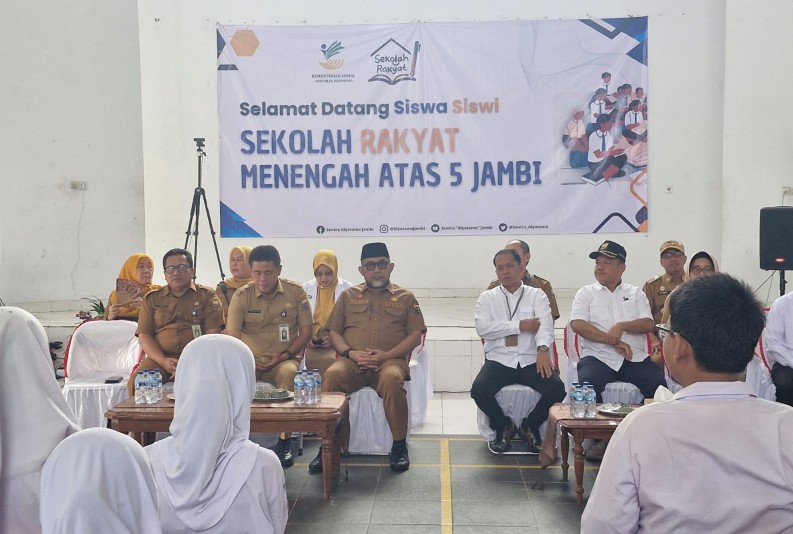 Sekda Sudirman Pantau Hari Pertama Sekolah Rakyat Menengah Atas 5 Jambi