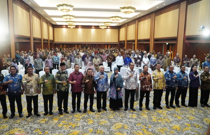 Gubernur Al Haris Hadiri Rakernis Tata Ruang Laut untuk Ekonomi Biru menuju Indonesia Emas Gubernur Al Haris Hadiri Rakernis Tata Ruang Laut untuk Ekonomi Biru menuju Indonesia Emas