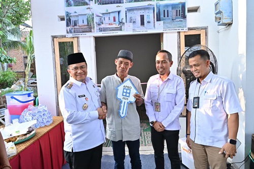 bahagia di hapernas, suwardi dapat rumah layak huni terima kasih pak wali bahagia di hapernas, suwardi dapat rumah layak huni terima kasih pak wali