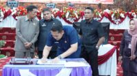 Semua Fraksi Dewan menyetujui Rancangan Peraturan Daerah (Ranperda) Rencana Pembangunan Jangka Menengah Daerah (RPJMD) Kabupaten Merangin tahun 2025-2029, menjadi Peraturan daerah (Perda), Kamis malam (14/8/2025).