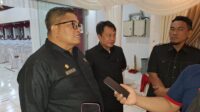 Wakil Ketua DPRD Merangin, Herman Efendi saat di wawancara awak media di gedung dewan. dok: Edo