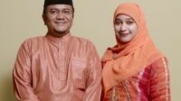 Wali Kota Jambi dr Maulana (kiri) beserta istri. Foto : ist