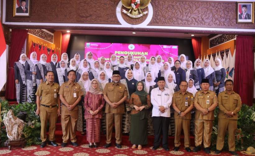 Sekda Sudirman Kukuhkan Pengurus PD IBI Provinsi Jambi