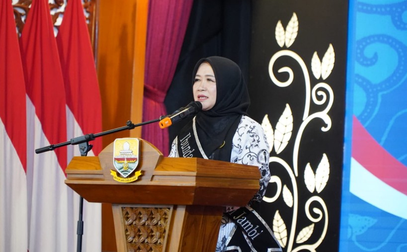 Ketua TP-PKK Provinsi Jambi, Hj. Hesnidar Haris, SE (Hesti Haris), resmi dilantik dan dikukuhkan sebagai Ibunda Guru Provinsi Jambi.