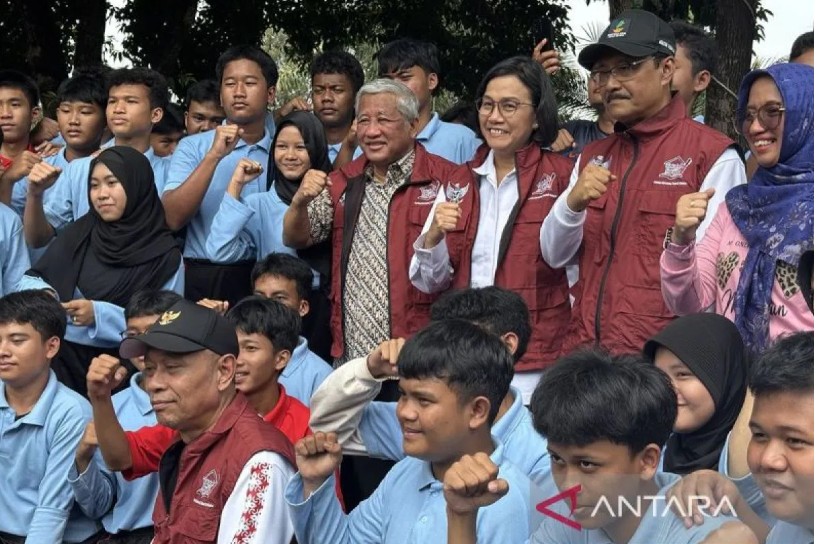 15 Ribu Laptop Disiapakan Untuk Siswa Sekolah Rakyat
