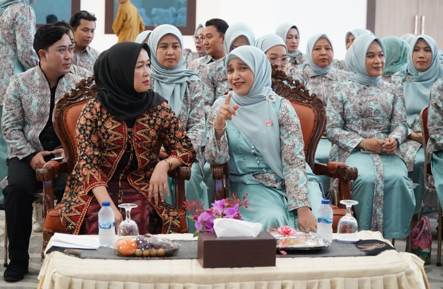 Hj. Hesti Haris Apresiasi Gerai UMKM Dekranasda Kota Jambi dan Dorong Perlindungan HAKI Produk Unggulan