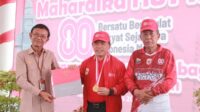 Sejarah Baru! Gubernur Al Haris Raih Rekor MURI Lewat Pengibaran Ribuan Merah Putih di Jembatan Gentala Arasy