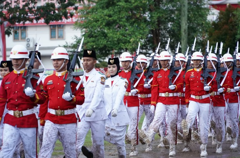 Gubernur Al Haris Apresiasi Kerja Keras Panitia dan Paskibraka Dalam HUT RI Ke-80 Gubernur Al Haris Apresiasi Kerja Keras Panitia dan Paskibraka Dalam HUT RI Ke-80