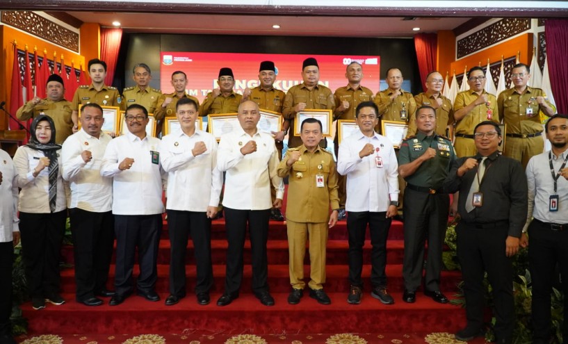 Gubernur Al Haris Terima Penghargaan Jambi Jadi Provinsi ke-6 Lengkapi Tim Tanggap Insiden Siber, Tegaskan Perkuat Ketahanan Digital Daerah Gubernur Al Haris Terima Penghargaan Jambi Jadi Provinsi ke-6 Lengkapi Tim Tanggap Insiden Siber, Tegaskan Perkuat Ketahanan Digital Daerah