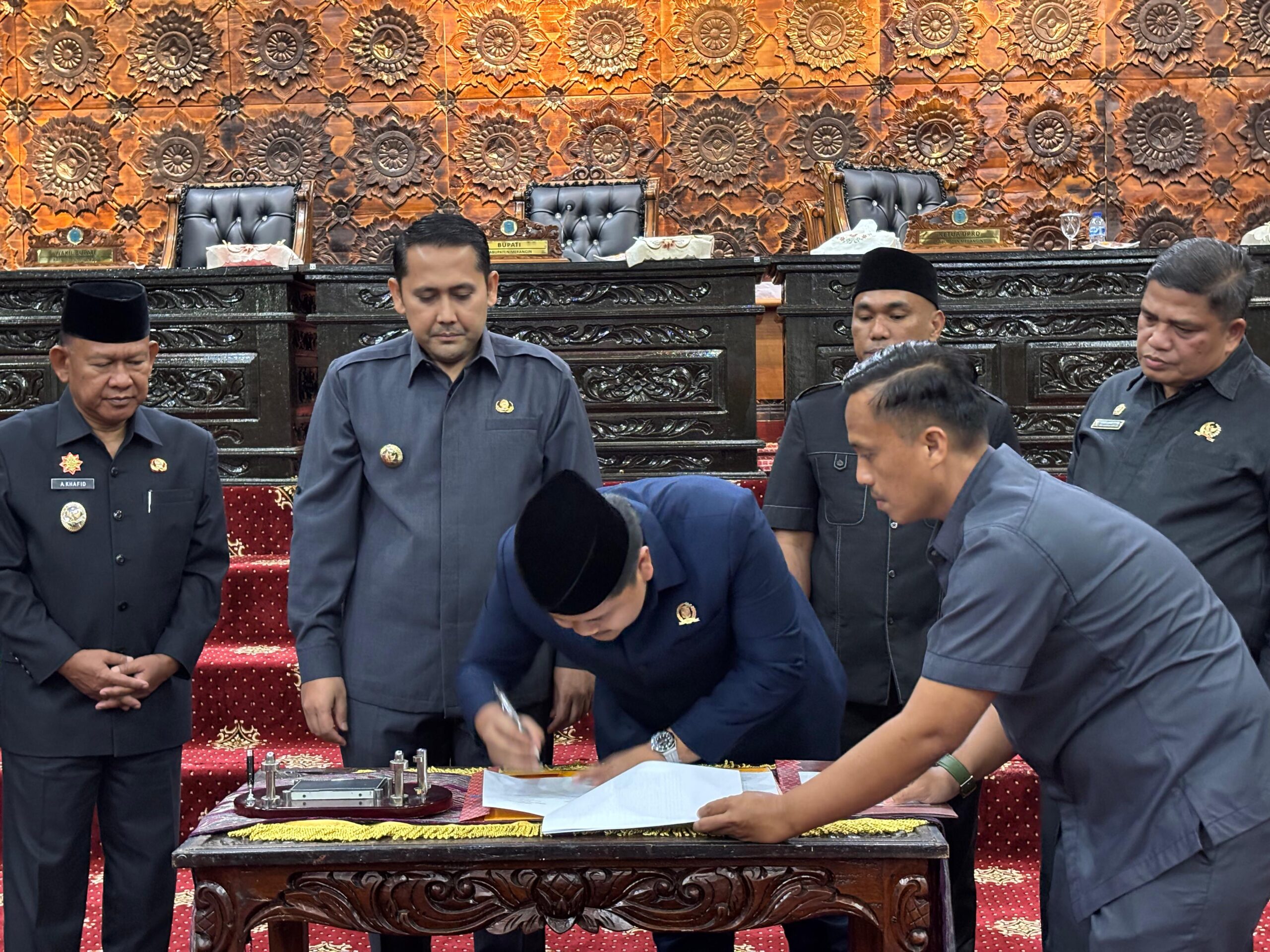 Moment penandatanganan rancangan perubahan KUA dan PPAS kabupaten Merangin tahun 2025. Moment penandatanganan rancangan perubahan KUA dan PPAS kabupaten Merangin tahun 2025.
